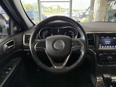 Used 2019 Jeep Grand Cherokee Laredo image 45