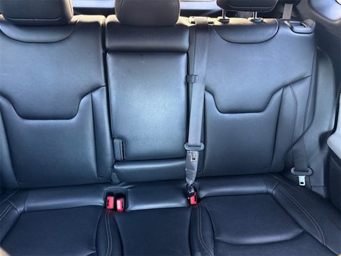 Used 2024 Jeep Compass Limited image 16