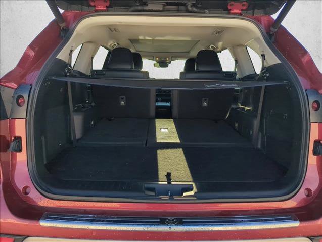 Certified 2021 Toyota Highlander Platinum AWD/4WD image 5