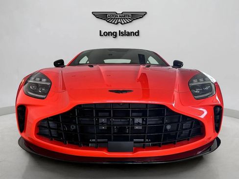 Used 2025 Aston Martin V8 Vantage Coupe image 2