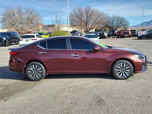 Used 2023 Nissan Altima 2.5 SV image 3