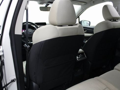 Used 2020 Subaru Ascent Premium w/ Convenience Package image 18