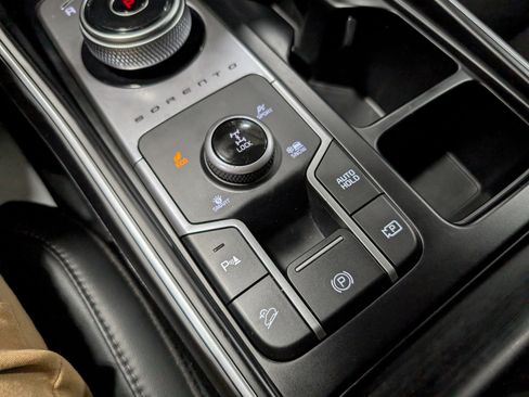 Used 2023 Kia Sorento EX image 25