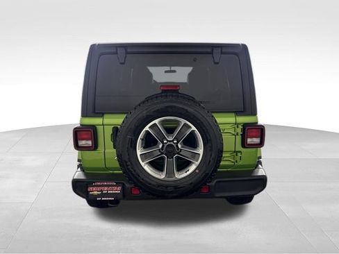 Used 2018 Jeep Wrangler Unlimited Sahara w/ Cold Weather Group AWD/4WD image 8