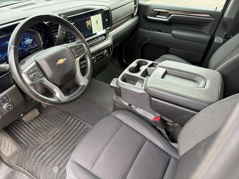 Used 2023 Chevrolet Silverado 1500 LT w/ Z71 Off-Road Package image 11