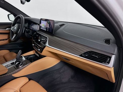 Certified 2023 BMW 540i xDrive w/ Dynamic Handling Package image 30