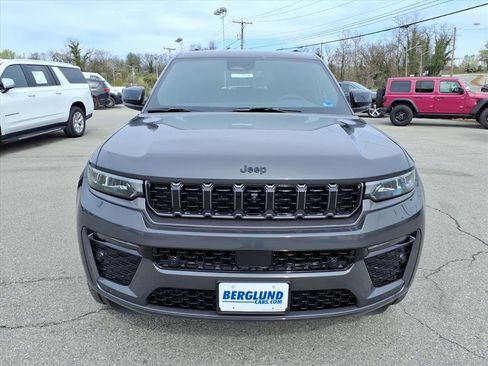New 2026 Jeep Grand Cherokee Limited Reserve image 9