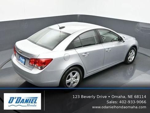 Used 2016 Chevrolet Cruze LT FWD image 18