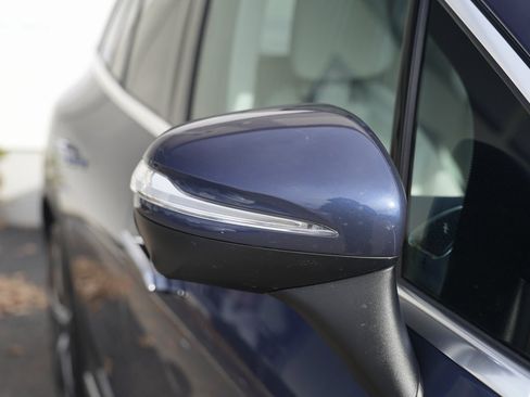 Used 2023 Mercedes-Benz EQE 500 4MATIC SUV image 9