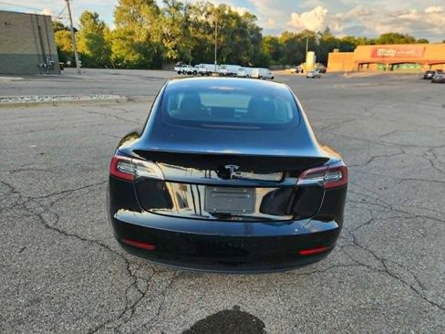 Used 2022 Tesla Model 3 RWD image 5