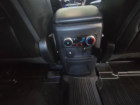 Used 2022 Ford Explorer Platinum w/ Equipment Group 601A RWD image 19