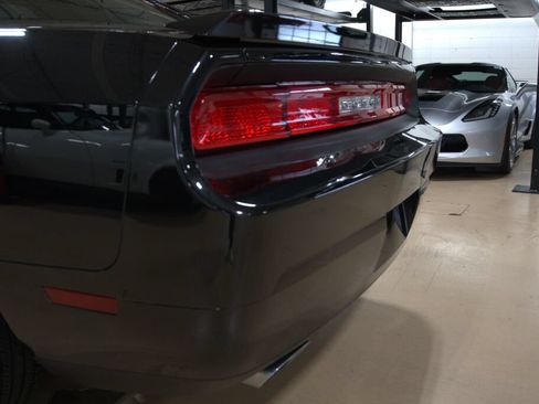 Used 2009 Dodge Challenger R/T RWD image 25
