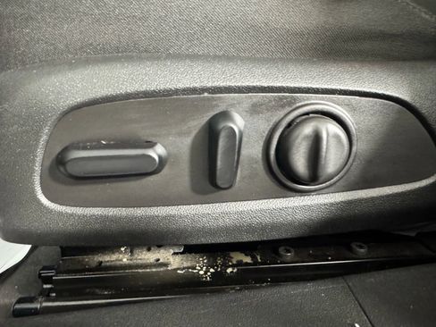 Used 2020 Chevrolet Malibu LT image 34