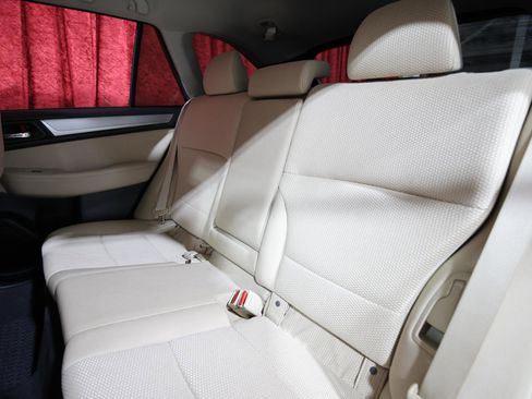 Used 2018 Subaru Outback 2.5i Premium image 14