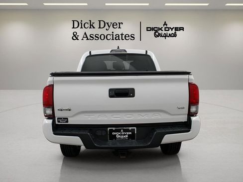 Used 2021 Toyota Tacoma SR image 3