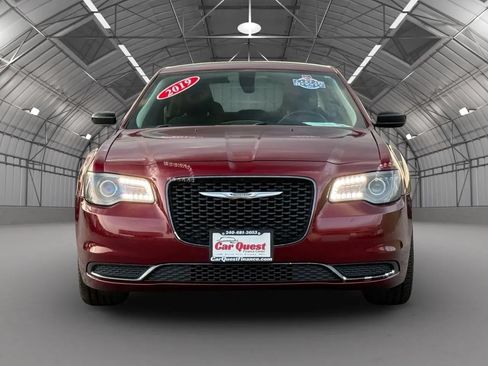 Used 2019 Chrysler 300 Touring w/ Sport Appearance Package RWD image 2