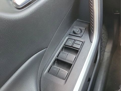 Used 2025 Toyota RAV4 XLE AWD/4WD image 13