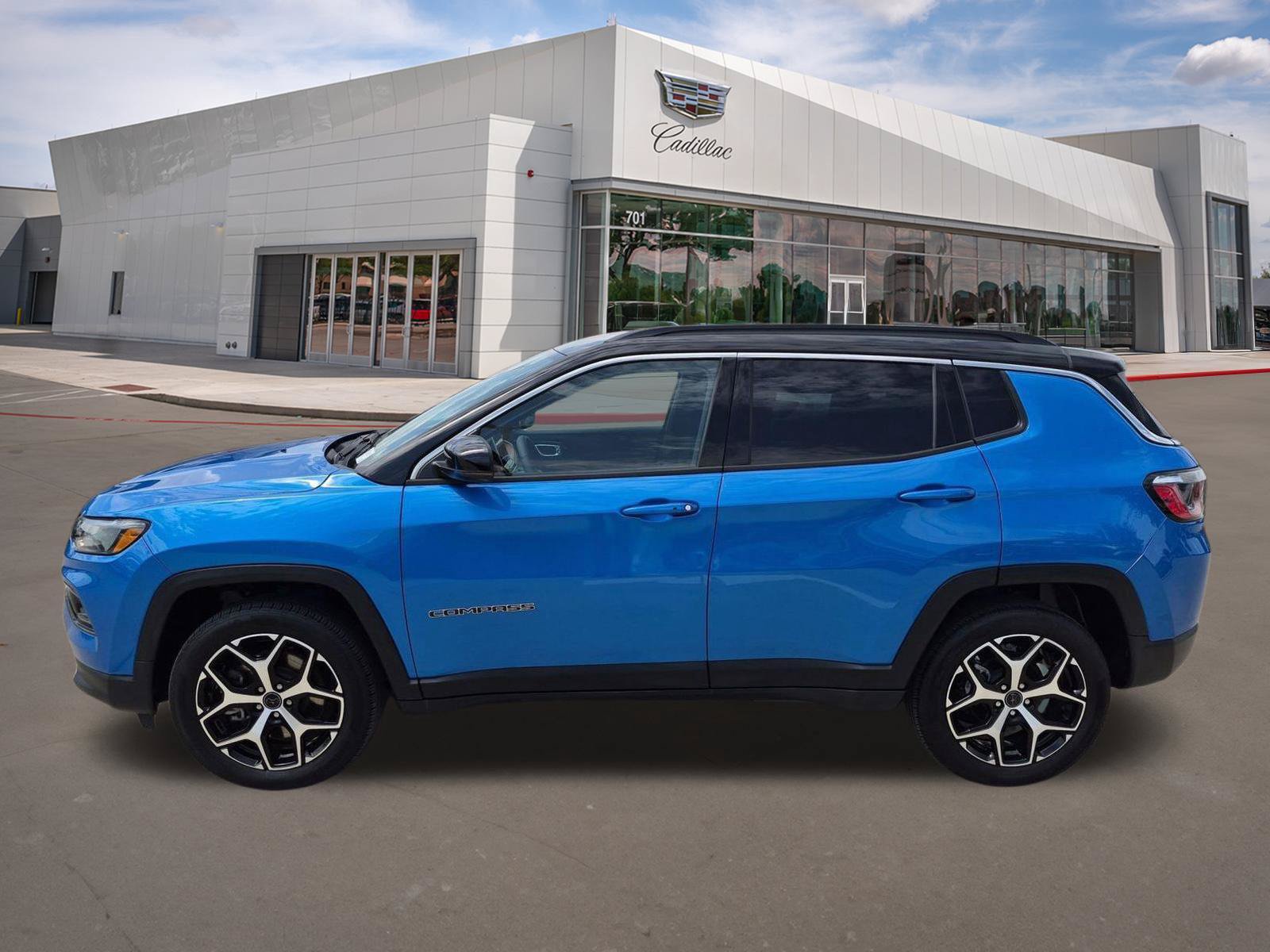 Used 2025 Jeep Compass Limited AWD/4WD image 3
