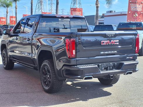 Used 2024 GMC Sierra 1500 AT4 w/ Technology Package AWD/4WD image 4
