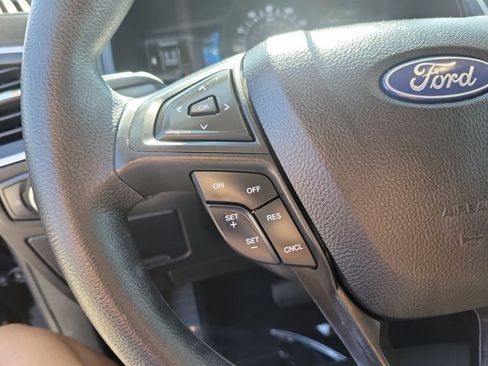 Used 2022 Ford Edge SE w/ Black Appearance Package image 23