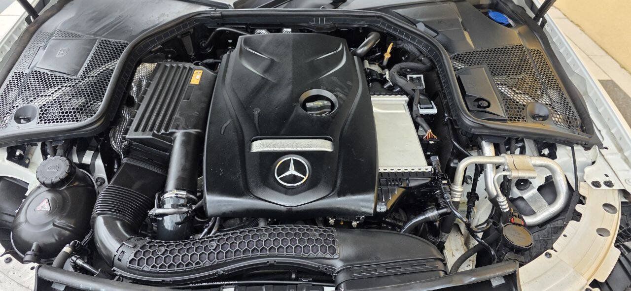 Used 2018 Mercedes-Benz C 300 Sedan image 30