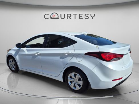 Used 2016 Hyundai Elantra SE FWD image 6