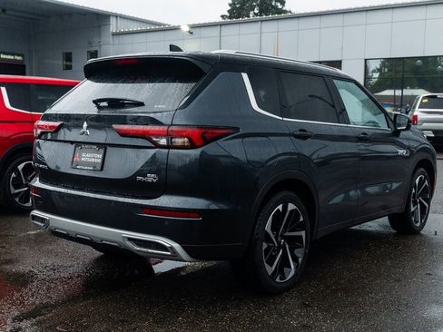 New 2025 Mitsubishi Outlander SEL image 6