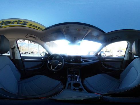 Used 2025 Volkswagen Jetta SE image 42