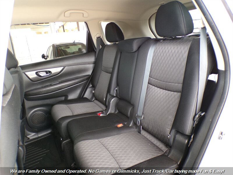 Used 2020 Nissan Rogue SV AWD/4WD image 17