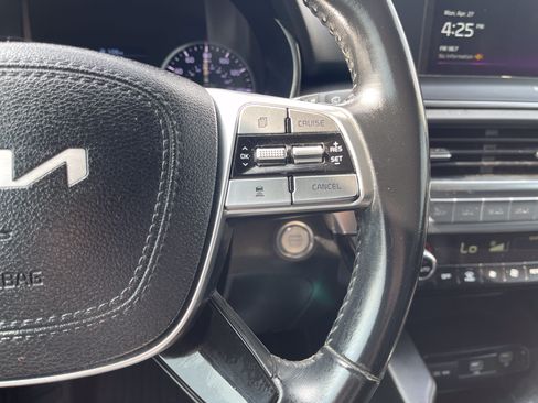 Used 2022 Kia Telluride LX AWD/4WD image 17