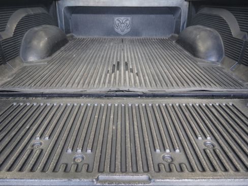 Used 2014 RAM 1500 Express image 17