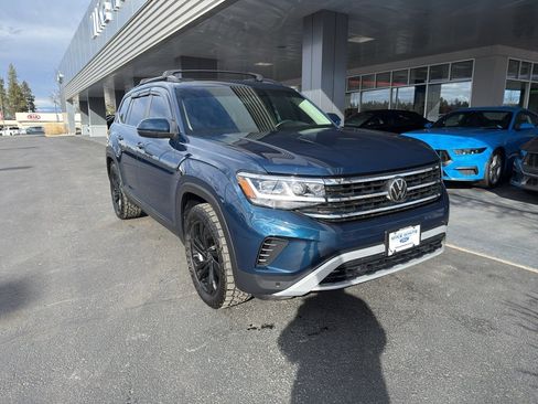 Used 2023 Volkswagen Atlas SE image 2