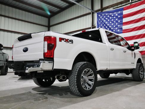 Used 2018 Ford F250 Lariat w/ Lariat Ultimate Package AWD/4WD image 10