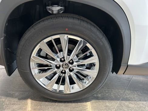 New 2026 Toyota Grand Highlander AWD image 21