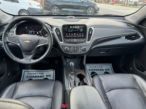Used 2018 Chevrolet Malibu Premier image 28