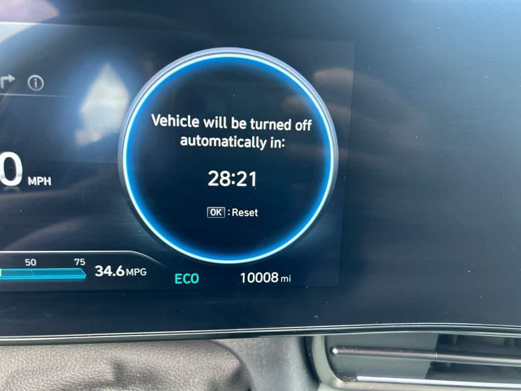 Used 2025 Hyundai Elantra Limited FWD image 11