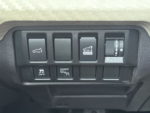 Used 2019 Subaru Ascent Premium AWD/4WD image 22