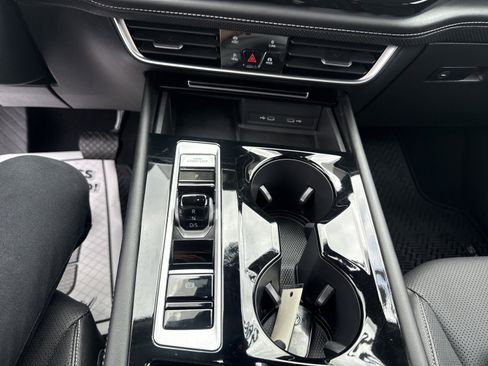 Used 2024 Volkswagen Atlas SE AWD/4WD image 26