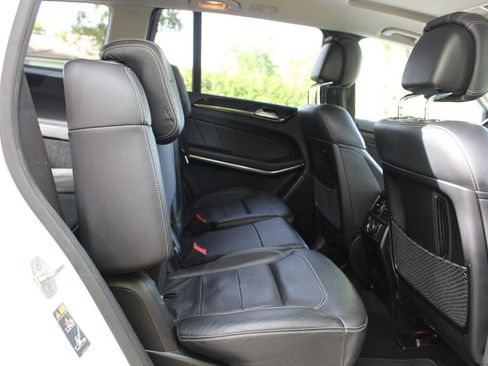 Used 2015 Mercedes-Benz GL 550 4MATIC image 19