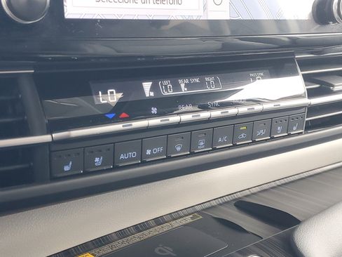 Certified 2024 Toyota Sienna Limited image 27