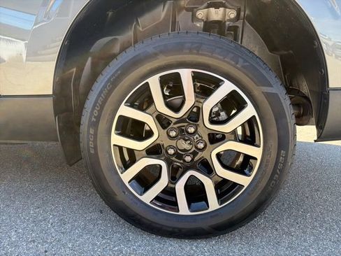 Used 2022 Ford Maverick Lariat w/ Lariat Luxury Package image 19