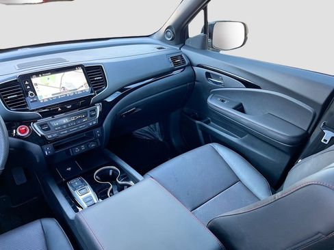Used 2025 Honda Ridgeline Black Edition image 24