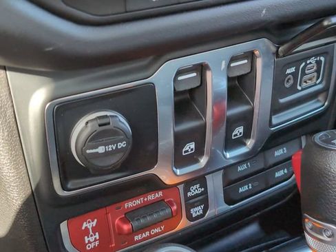 Used 2024 Jeep Wrangler Rubicon w/ Safety Group image 19