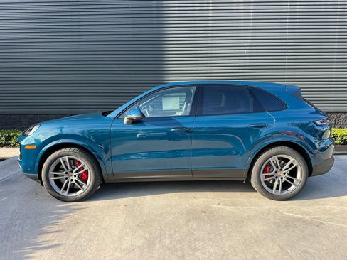 Certified 2026 Porsche Cayenne S AWD/4WD image 2