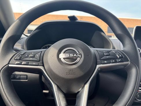 Used 2025 Nissan Sentra SV FWD image 25