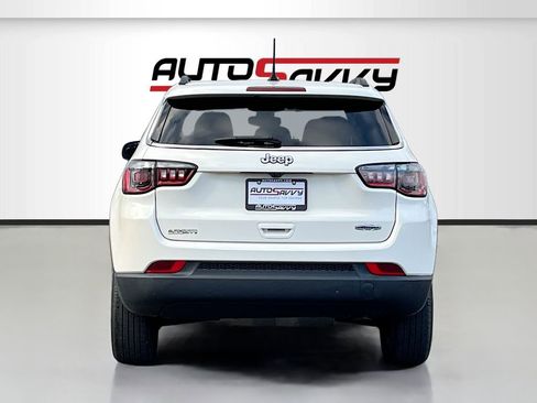 Used 2021 Jeep Compass Latitude w/ Convenience Group AWD/4WD image 6