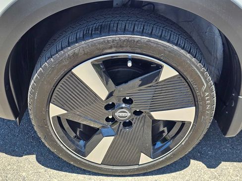 Used 2025 Nissan Kicks SR FWD image 10