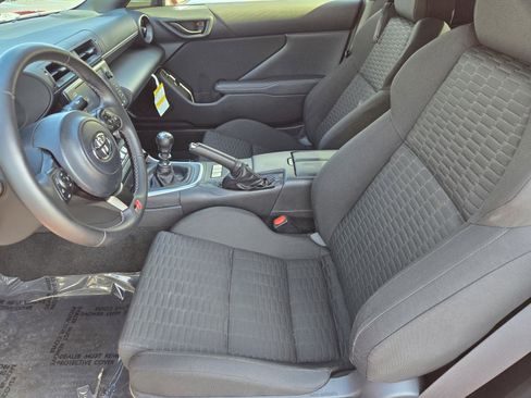 Used 2024 Toyota GR86 image 20