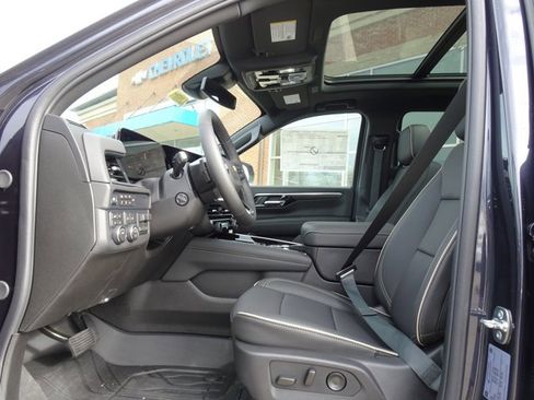 New 2026 Chevrolet Suburban Premier image 5