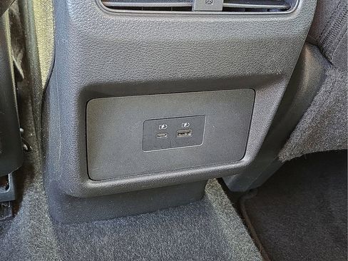 Used 2023 Nissan Rogue SV image 15